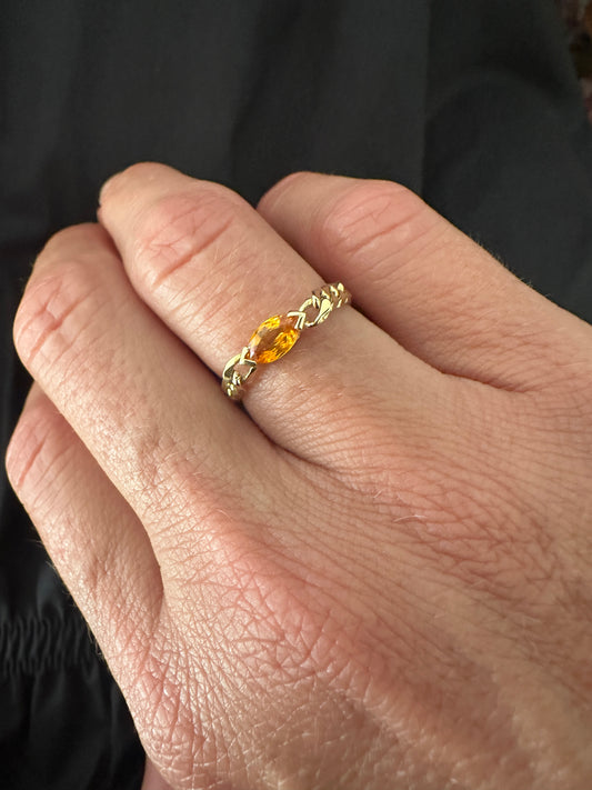 La Lune - 18kt Yellow Gold Mandarin Garnet Chain Ring