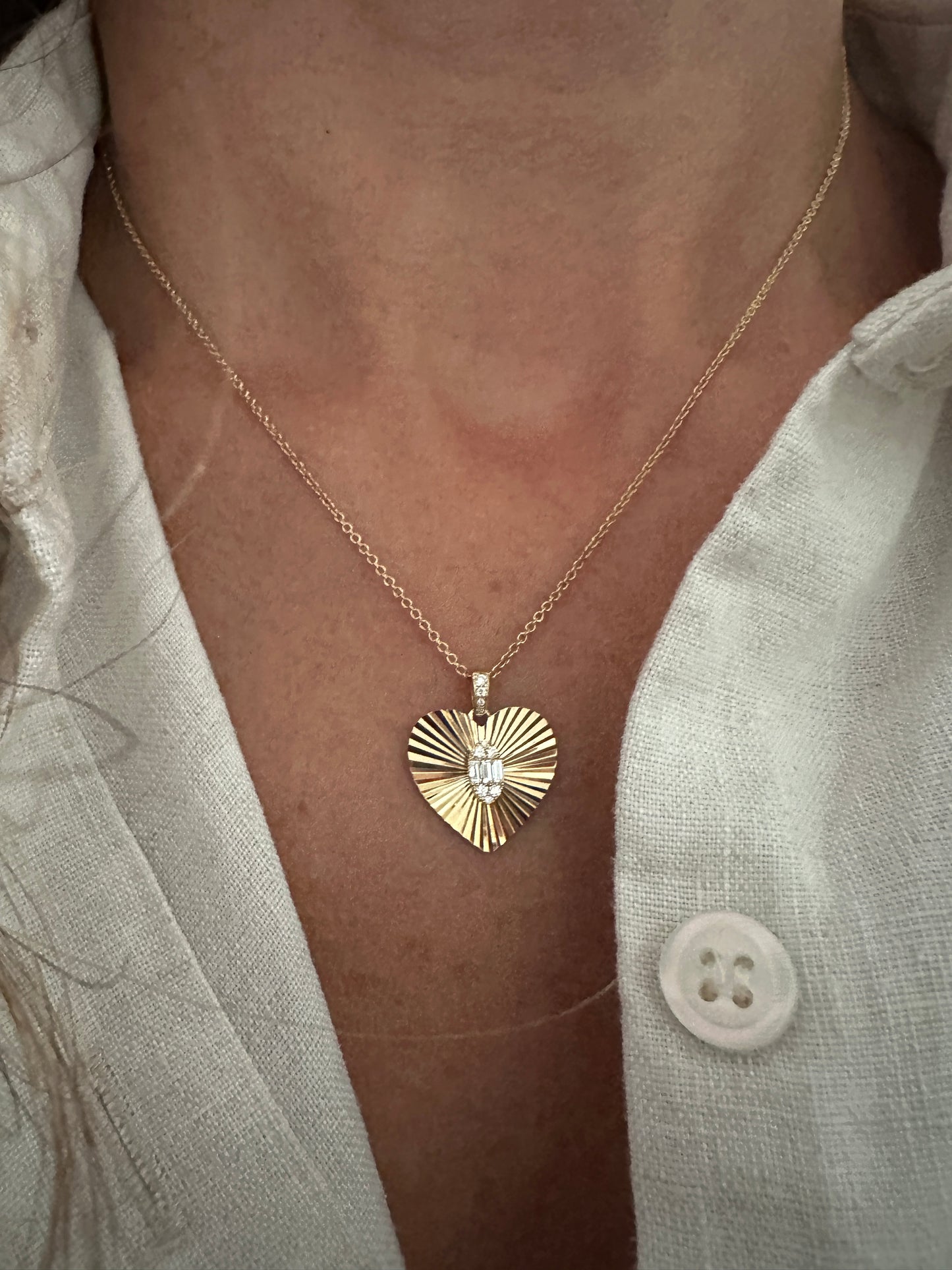 Hearts on Fire - 18kt Yellow Gold Fluted Heart with Diamonds