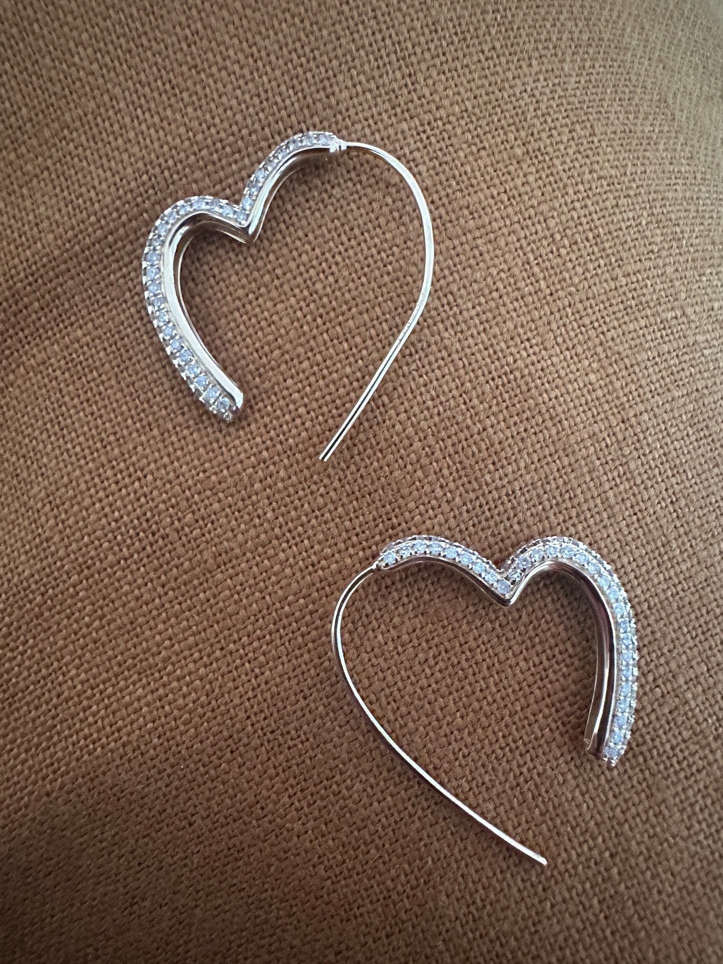 Amore - 18kt Yellow Gold Diamond Heart Earrings