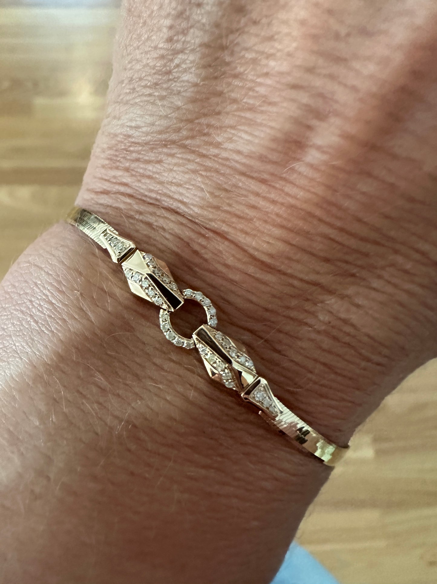 Celestia - 18kt Yellow Gold Snake Bracelet with Diamond Heads