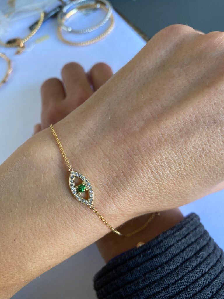 Serene - 18kt Yellow Gold Evil Eye Bracelet with Diamonds and Peridot