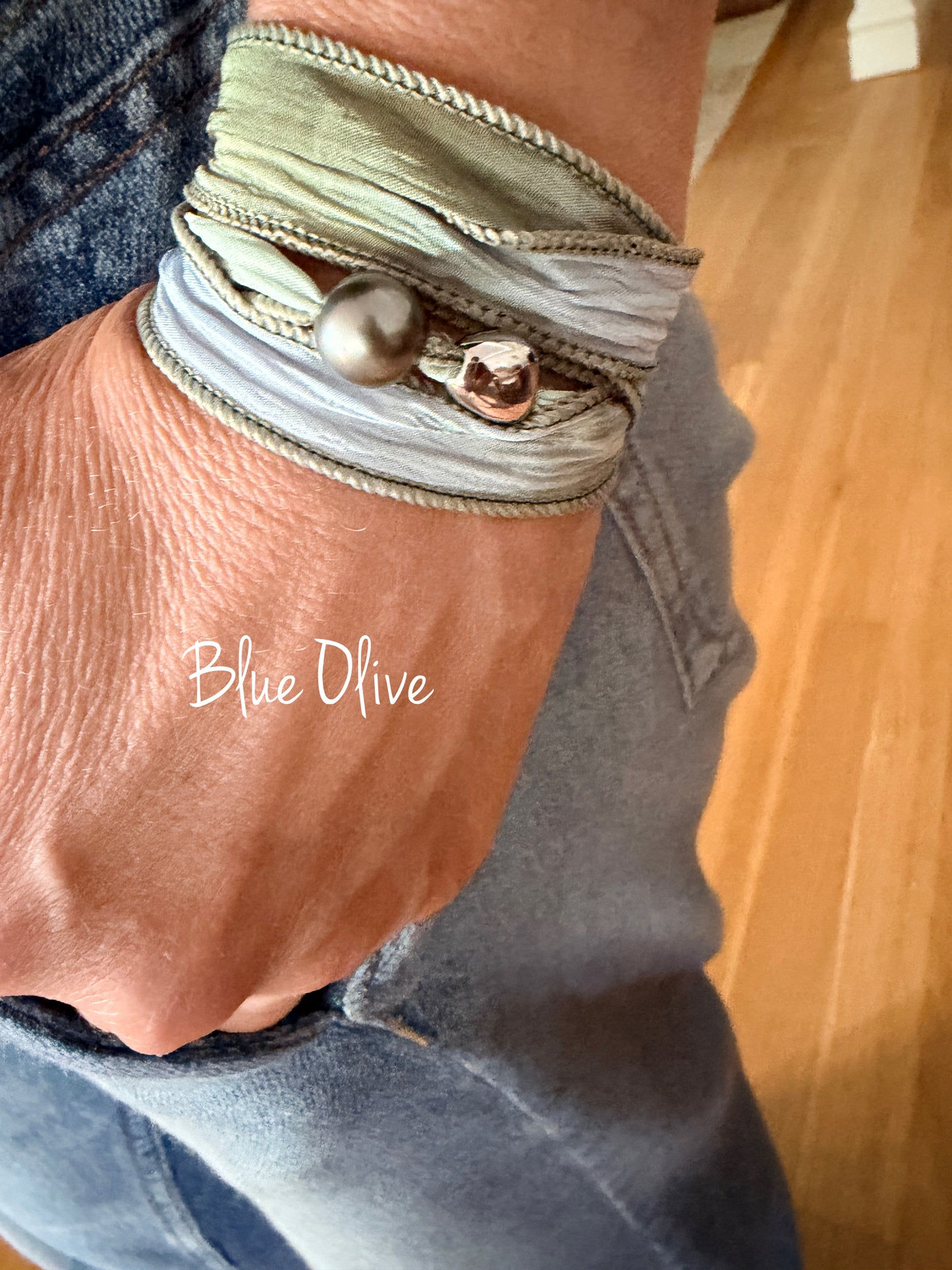Moana - Tahitian Pearl on Silk Ribbon